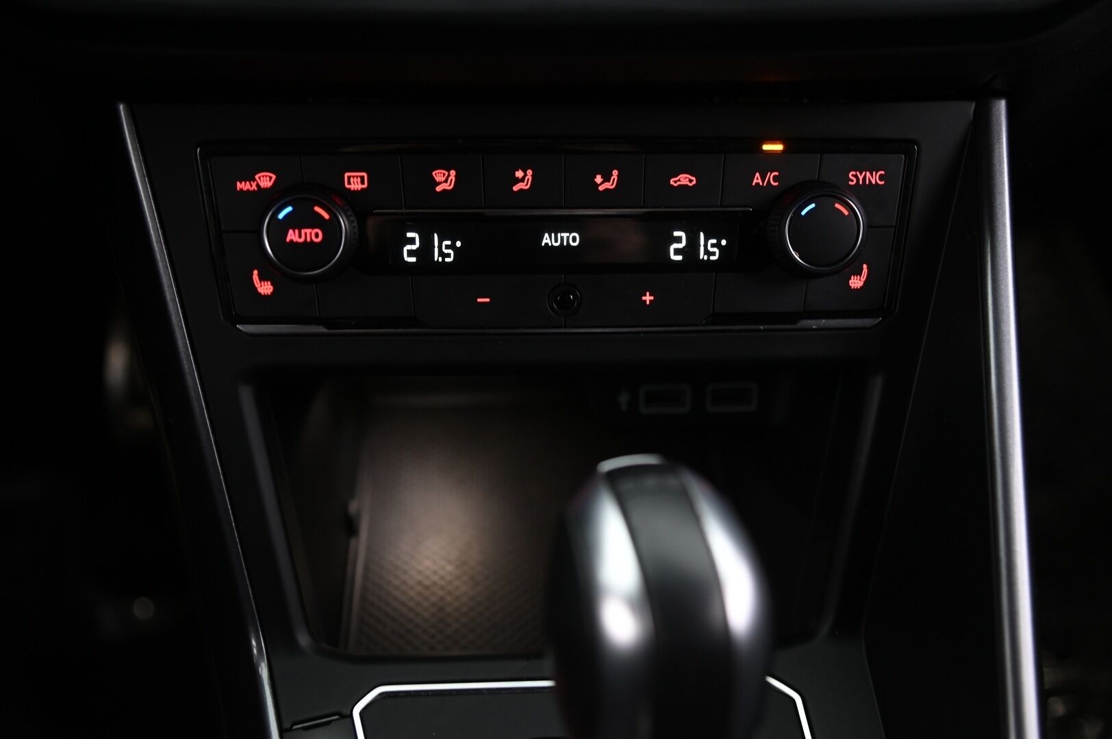 Volkswagen Polo 2018 GTI 2,0 TSI 147 kW (200 hv) DSG-automaatti *ACC / Applecarplay / Digimittaristo / Koukku* - *Sporttipenkit / 2xrenkaat*