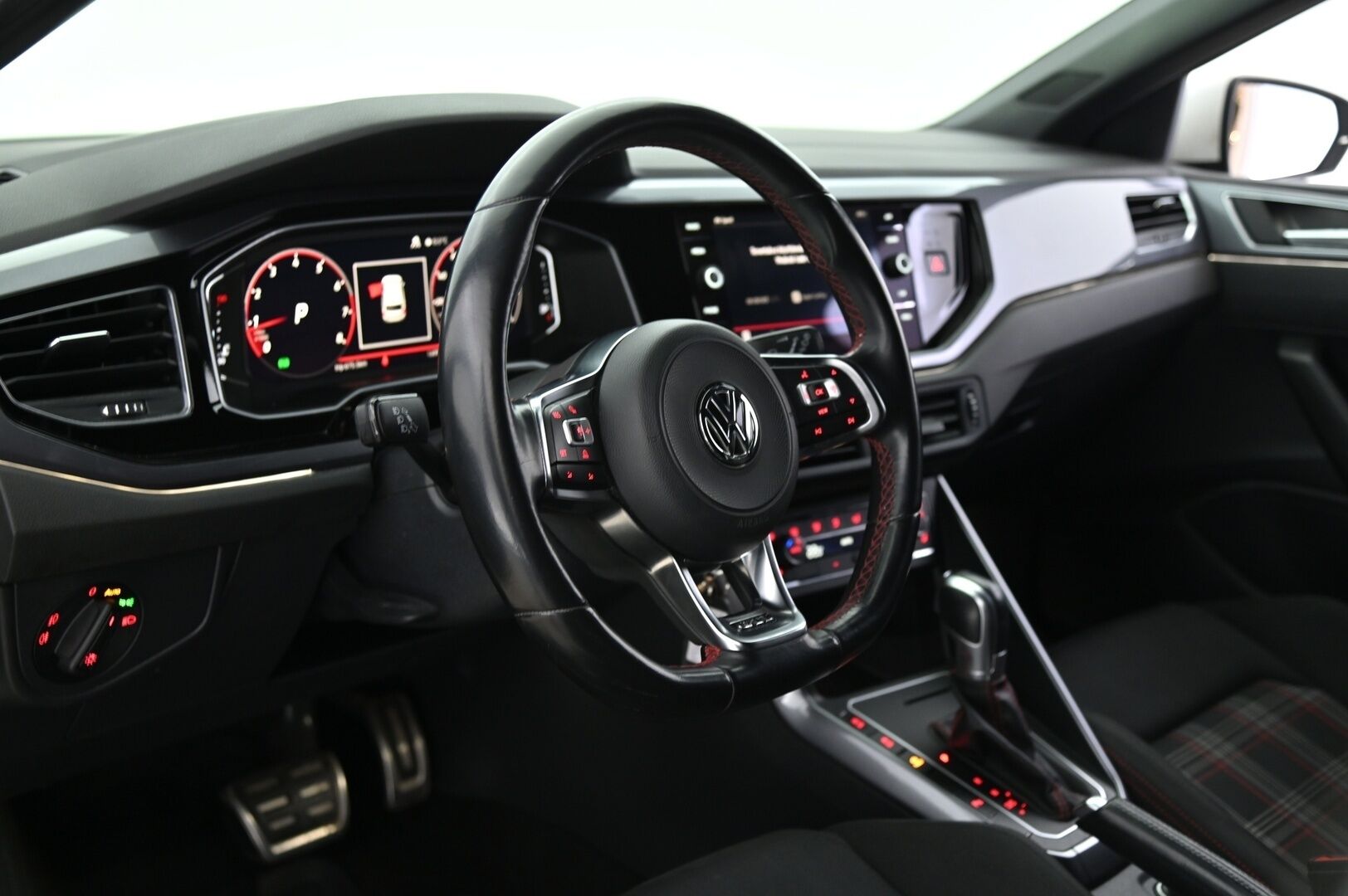 Volkswagen Polo 2018 GTI 2,0 TSI 147 kW (200 hv) DSG-automaatti *ACC / Applecarplay / Digimittaristo / Koukku* - *Sporttipenkit / 2xrenkaat*