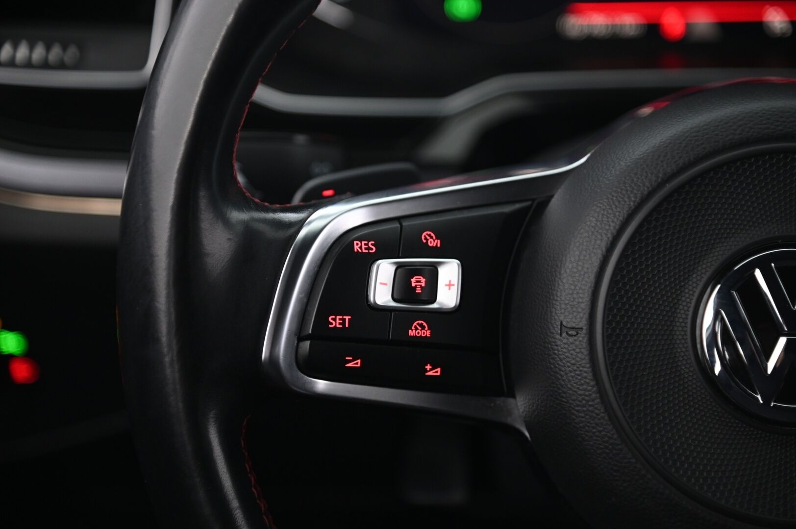 Volkswagen Polo 2018 GTI 2,0 TSI 147 kW (200 hv) DSG-automaatti *ACC / Applecarplay / Digimittaristo / Koukku* - *Sporttipenkit / 2xrenkaat*