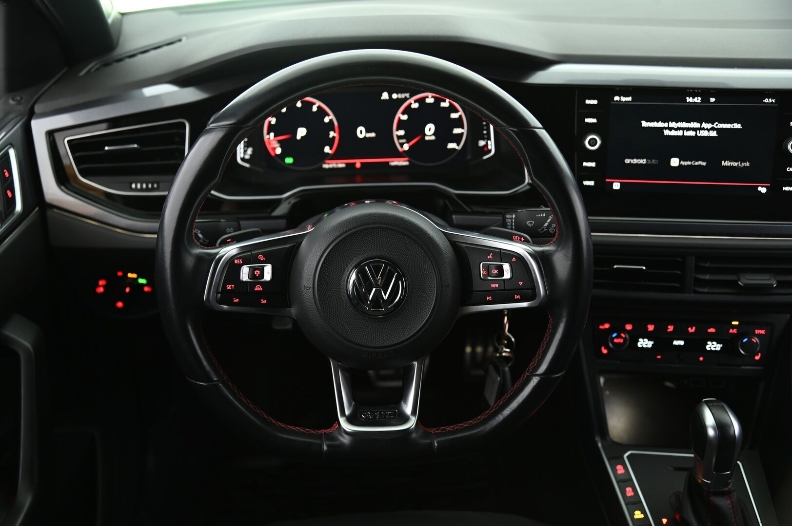 Volkswagen Polo 2018 GTI 2,0 TSI 147 kW (200 hv) DSG-automaatti *ACC / Applecarplay / Digimittaristo / Koukku* - *Sporttipenkit / 2xrenkaat*