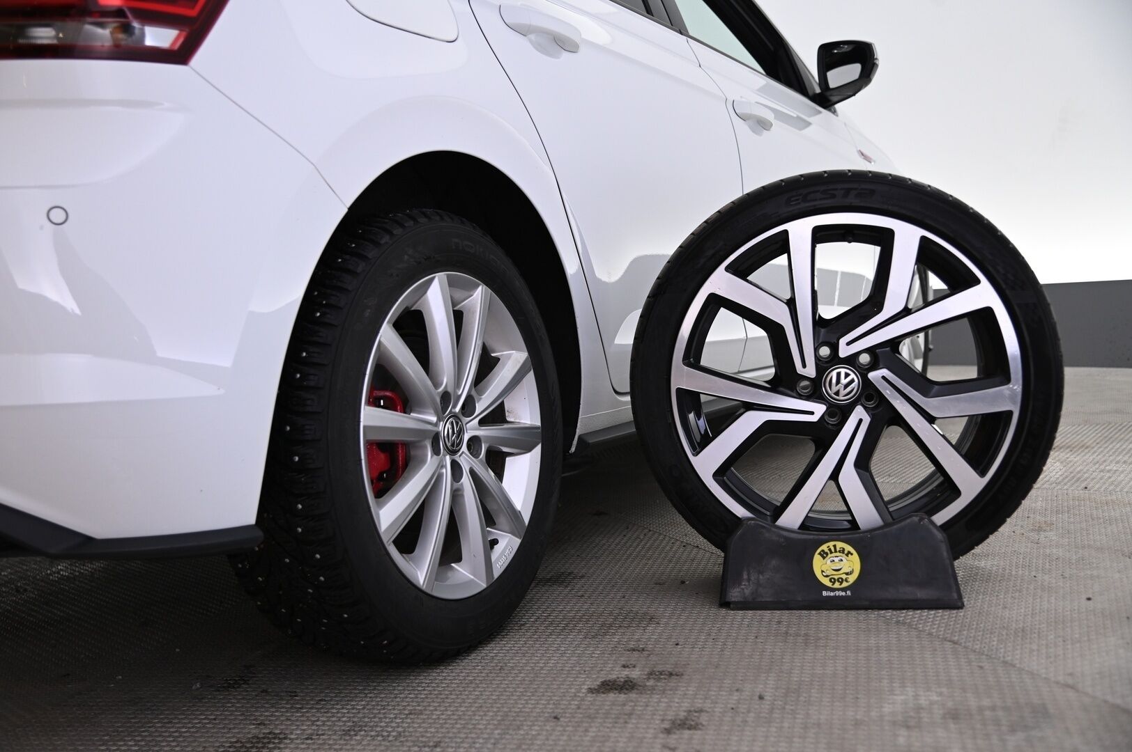 Volkswagen Polo 2018 GTI 2,0 TSI 147 kW (200 hv) DSG-automaatti *ACC / Applecarplay / Digimittaristo / Koukku* - *Sporttipenkit / 2xrenkaat*