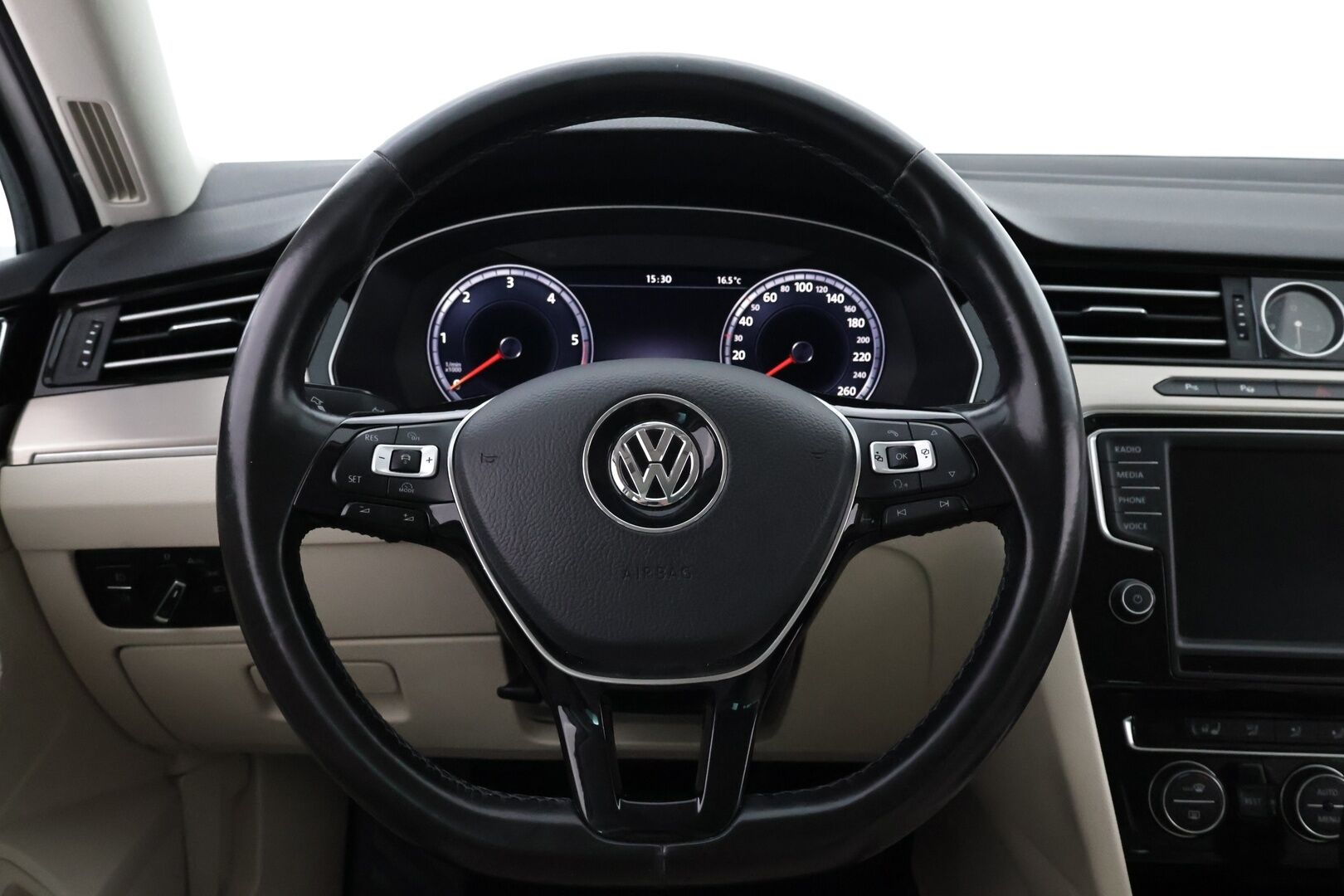 Volkswagen Passat 2016 Highline 2,0 TDI 140kW Variant BlueMotion DSG aut - YritysOutlet - Myydään vain yrityksille - – Tämä auto myydään YritysOutlet -valikoimasta vain yritykselle