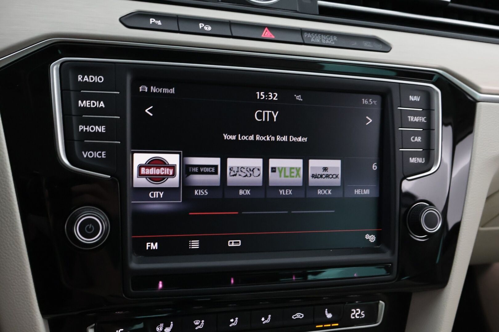 Volkswagen Passat 2016 Highline 2,0 TDI 140kW Variant BlueMotion DSG aut - YritysOutlet - Myydään vain yrityksille - – Tämä auto myydään YritysOutlet -valikoimasta vain yritykselle