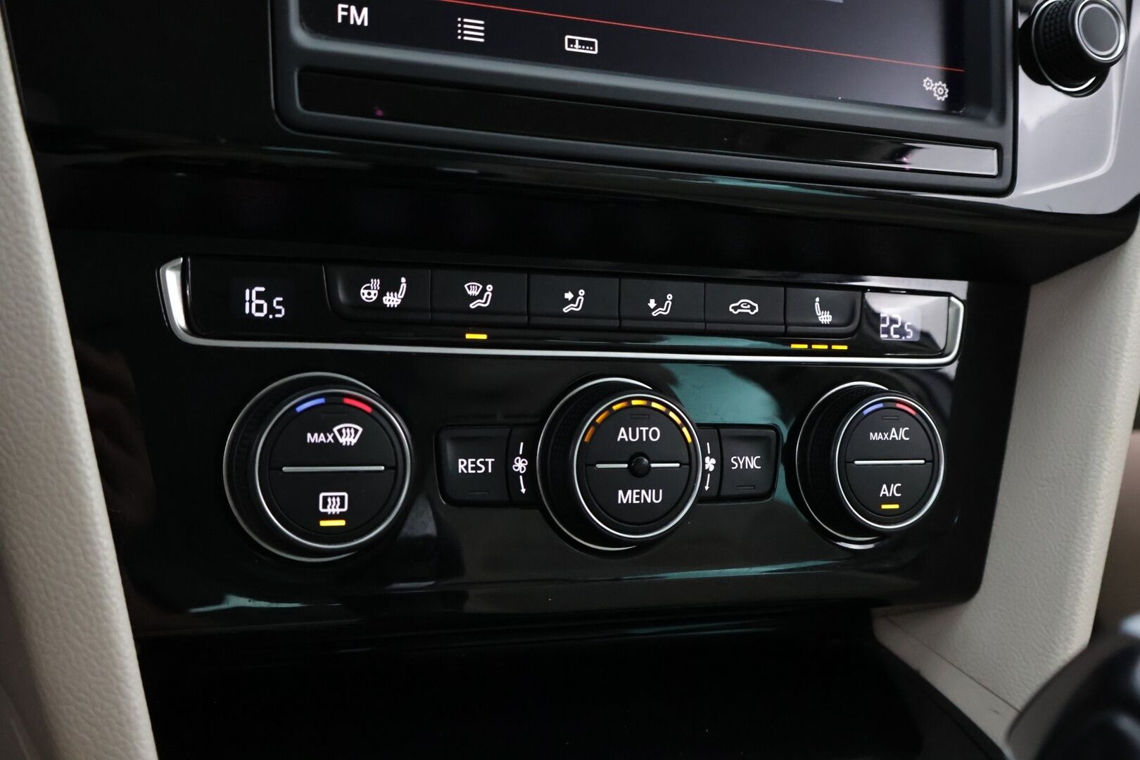 Volkswagen Passat 2016 Highline 2,0 TDI 140kW Variant BlueMotion DSG aut - YritysOutlet - Myydään vain yrityksille - – Tämä auto myydään YritysOutlet -valikoimasta vain yritykselle