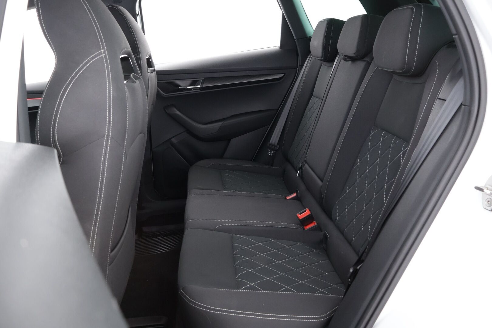 Skoda Karoq 2019 1,5 TSI 4x4 SportLine Edition DSG Autom. - Suomiauto | Webasto | Adapt.vakkari | Vetokoukku | Peruutuskamera | Lämm.tuulilasi | Adapt.LED | Huippuvarusteet!