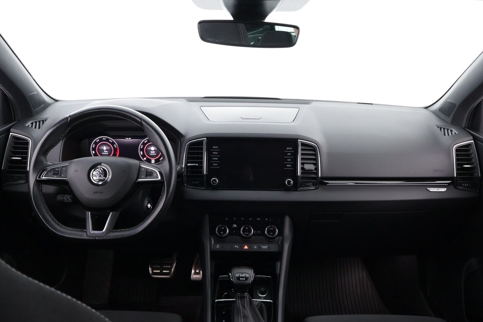 Skoda Karoq 2019 1,5 TSI 4x4 SportLine Edition DSG Autom. - Suomiauto | Webasto | Adapt.vakkari | Vetokoukku | Peruutuskamera | Lämm.tuulilasi | Adapt.LED | Huippuvarusteet!
