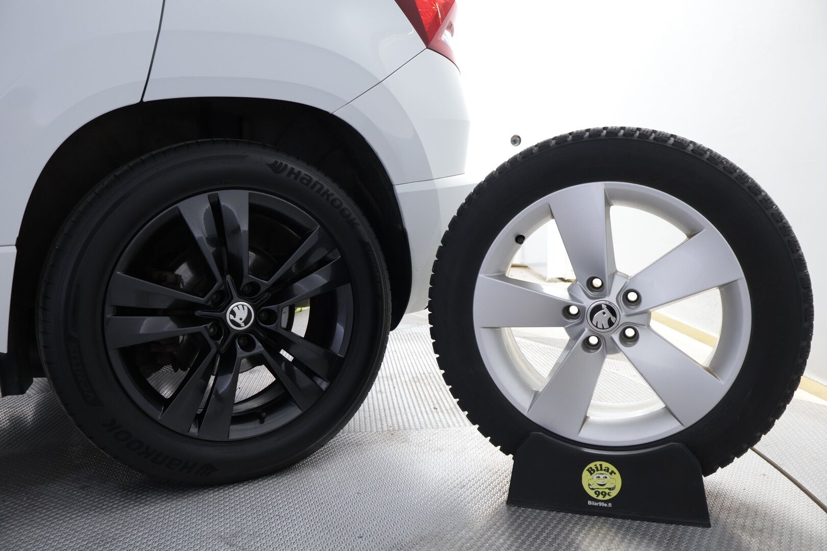 Skoda Karoq 2019 1,5 TSI 4x4 SportLine Edition DSG Autom. - Suomiauto | Webasto | Adapt.vakkari | Vetokoukku | Peruutuskamera | Lämm.tuulilasi | Adapt.LED | Huippuvarusteet!