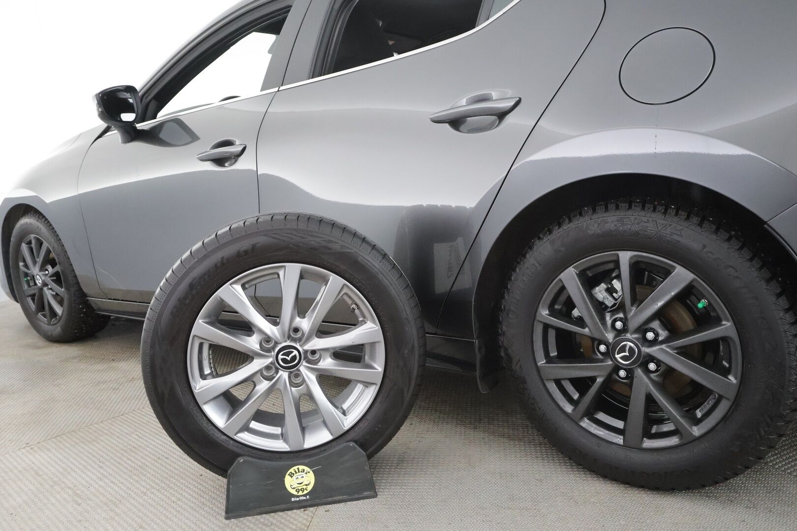 Mazda 3 2019 Hatchback 2,0 (122 hv) SKYACTIV-G Vision MT HK1 * ACC / HUD / LED / P.Tutka / Navi / Kaistavahti / Katveavustin * - 1-om Suomi-auto / Kahdet renkaat aluvanteilla - HULLUT AVAJAISHULINAT KORKOTARJOUS 3,29 %