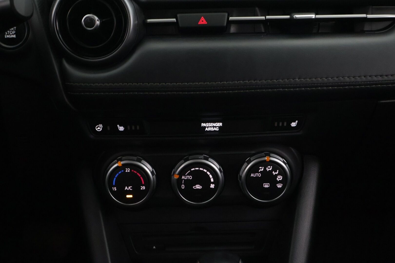 Mazda CX-3 2019 2,0 (120 hv) SKYACTIV-G Premium Plus 6AT GC2 ** Vakkari / Lohko / Tutkat / Rat. Läm. - ** Kahdet renkaat / Katumaasturi ** - Osta nyt, maksa vasta ensi vuonna