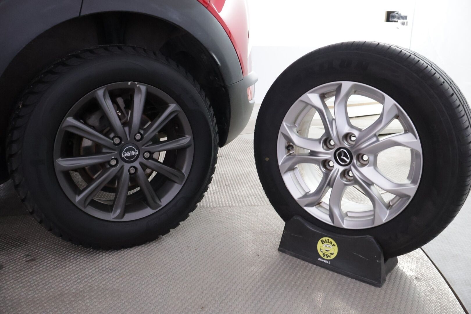 Mazda CX-3 2019 2,0 (120 hv) SKYACTIV-G Premium Plus 6AT GC2 ** Vakkari / Lohko / Tutkat / Rat. Läm. - ** Kahdet renkaat / Katumaasturi ** - Osta nyt, maksa vasta ensi vuonna