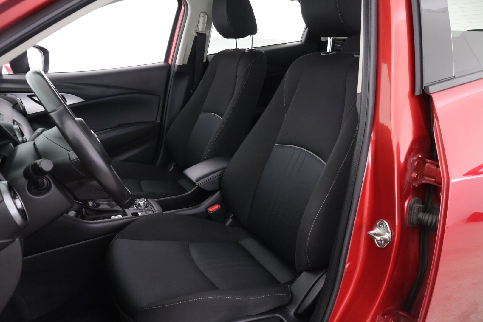 Mazda CX-3 2019 2,0 (120 hv) SKYACTIV-G Premium Plus 6AT GC2 ** Vakkari / Lohko / Tutkat / Rat. Läm. - ** Kahdet renkaat / Katumaasturi ** - Osta nyt, maksa vasta ensi vuonna