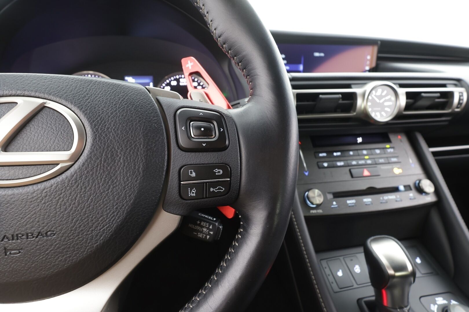 Lexus RC 2019 300h Executive - | ACC | Facelift | Sähkönahat | Iso keskinäyttö | LED | P.kamera | Sähk. ratti | Lohko + sisälämmitin | Lämm. ratti | Merkkihuollot | 
