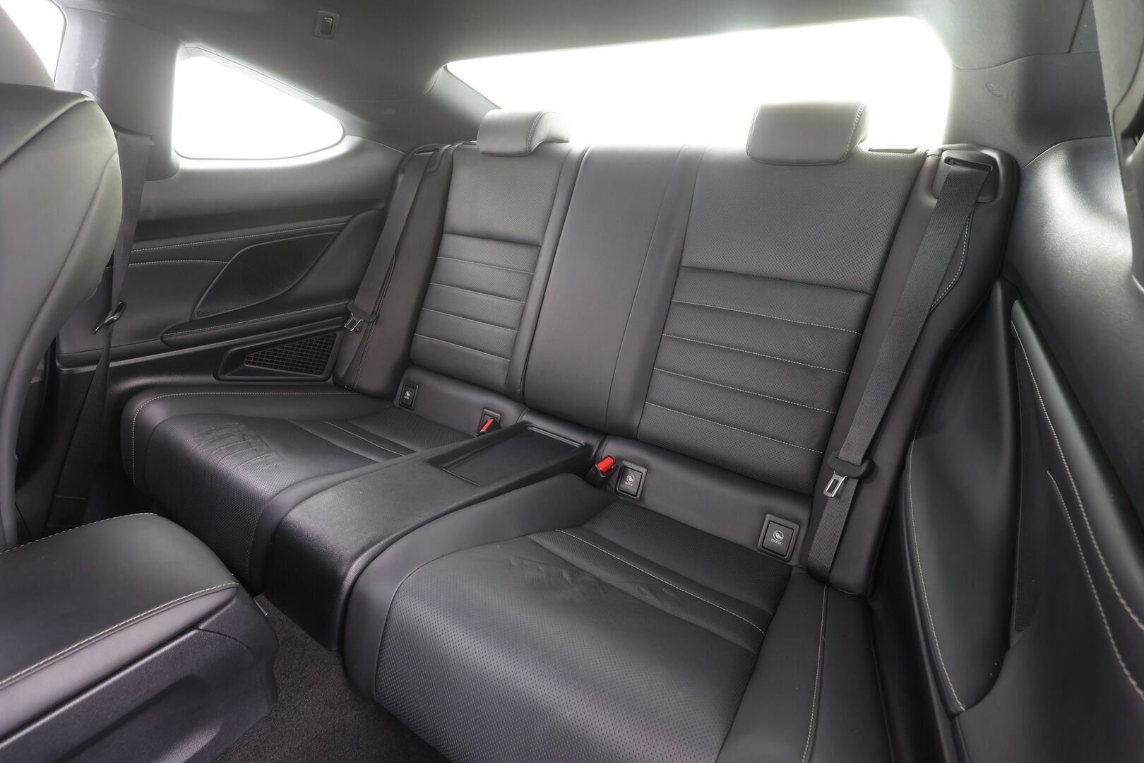Lexus RC 2019 300h Executive - | ACC | Facelift | Sähkönahat | Iso keskinäyttö | LED | P.kamera | Sähk. ratti | Lohko + sisälämmitin | Lämm. ratti | Merkkihuollot | 