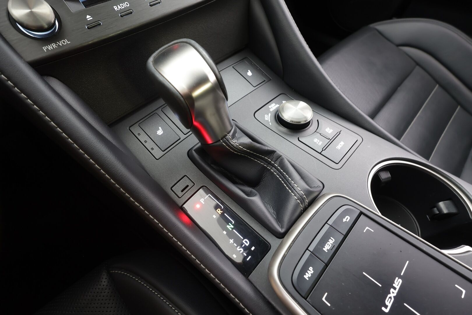 Lexus RC 2019 300h Executive - | ACC | Facelift | Sähkönahat | Iso keskinäyttö | LED | P.kamera | Sähk. ratti | Lohko + sisälämmitin | Lämm. ratti | Merkkihuollot | 