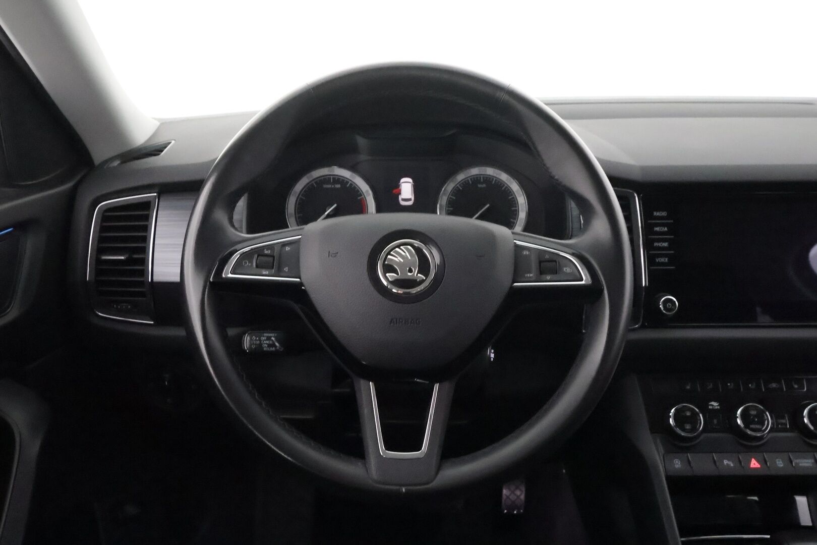 Skoda Kodiaq 2019 1,5 TSI ACT 4x4 Ambition DSG Autom. - Suomiauto | Webasto | Koukku | ACC | Peruutuskamera | Adapt.LED | KeylessGo | Ratinlämmitys | Ambient | Huippuvarusteet! - KORKO VAIN 3,99 %