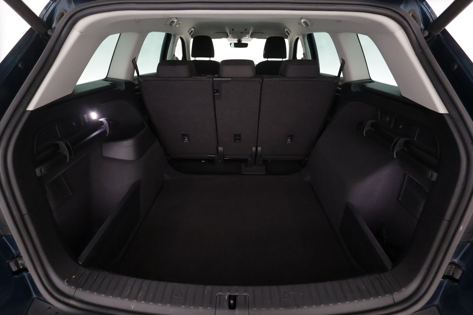 Skoda Kodiaq 2019 1,5 TSI ACT 4x4 Ambition DSG Autom. - Suomiauto | Webasto | Koukku | ACC | Peruutuskamera | Adapt.LED | KeylessGo | Ratinlämmitys | Ambient | Huippuvarusteet! - KORKO VAIN 3,99 %
