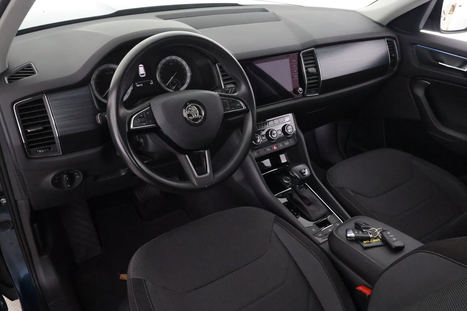 Skoda Kodiaq 2019 1,5 TSI ACT 4x4 Ambition DSG Autom. - Suomiauto | Webasto | Koukku | ACC | Peruutuskamera | Adapt.LED | KeylessGo | Ratinlämmitys | Ambient | Huippuvarusteet! - KORKO VAIN 3,99 %
