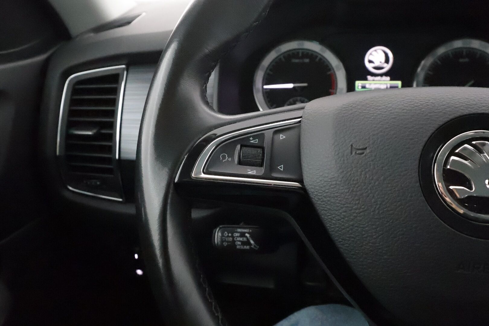 Skoda Kodiaq 2019 1,5 TSI ACT 4x4 Ambition DSG Autom. - Suomiauto | Webasto | Koukku | ACC | Peruutuskamera | Adapt.LED | KeylessGo | Ratinlämmitys | Ambient | Huippuvarusteet! - KORKO VAIN 3,99 %