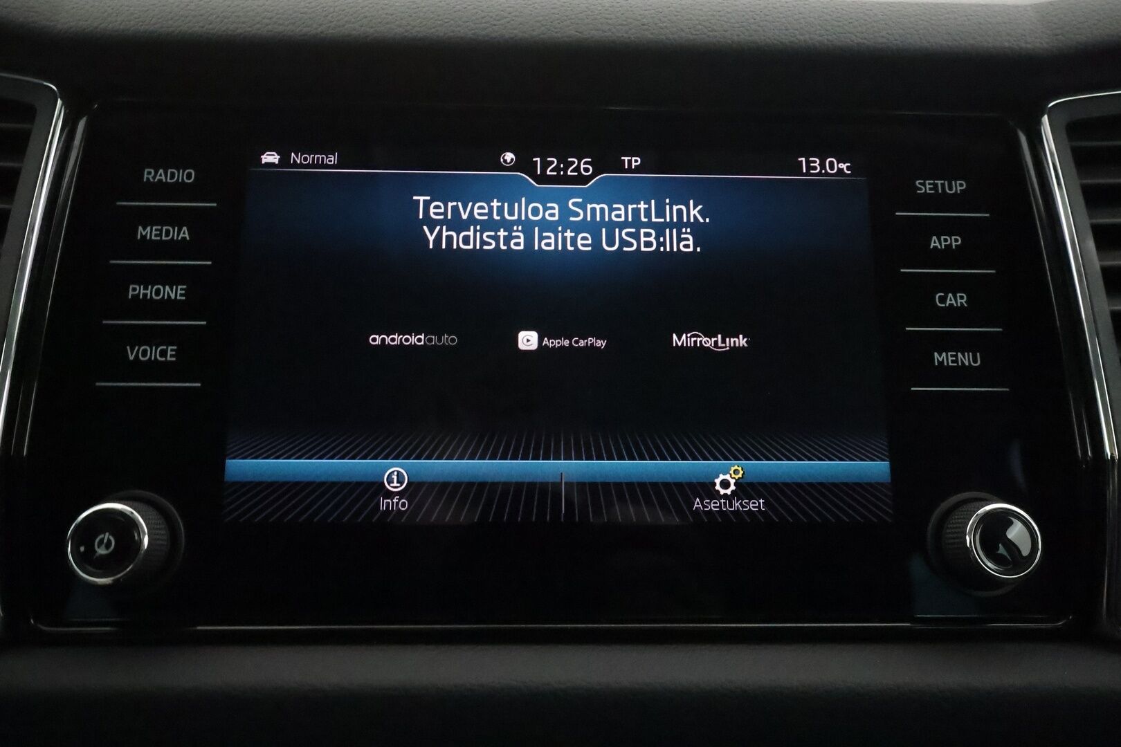 Skoda Kodiaq 2019 1,5 TSI ACT 4x4 Ambition DSG Autom. - Suomiauto | Webasto | Koukku | ACC | Peruutuskamera | Adapt.LED | KeylessGo | Ratinlämmitys | Ambient | Huippuvarusteet! - KORKO VAIN 3,99 %
