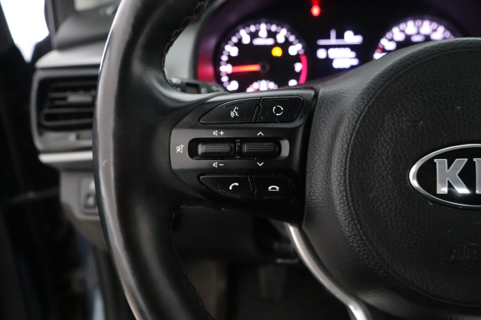 Kia Stonic 2019 1,0 T-GDI ISG 100hv EX EcoDynamics *Suomi-auto / Lohko / P.Kamera / CarPlay & Android Auto / Ratinlämmitin* - *2x Renkaat / Suomi-auto* - HULLUT AVAJAISHULINAT KORKOTARJOUS 3,29 %