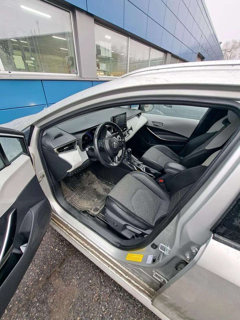 Toyota Corolla 2020 Touring Sports 1,8 Hybrid Style - * Alv /  kahdet renkaat alumiinivanteilla *