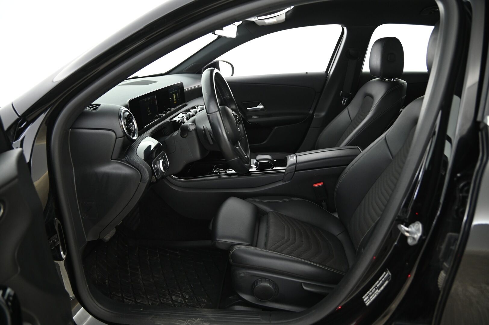 Mercedes-Benz A 2019 180 d A Business Style **Digimittari / Vakkari / P-Kamera / Lohko / Sporttipenkit** - Siistikuntoinen / Hyvin huollettu / Taloudellinen / 2x renkaat
