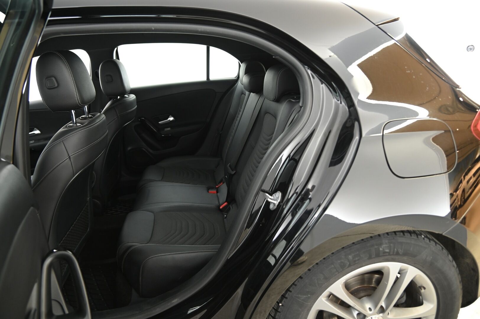 Mercedes-Benz A 2019 180 d A Business Style **Digimittari / Vakkari / P-Kamera / Lohko / Sporttipenkit** - Siistikuntoinen / Hyvin huollettu / Taloudellinen / 2x renkaat