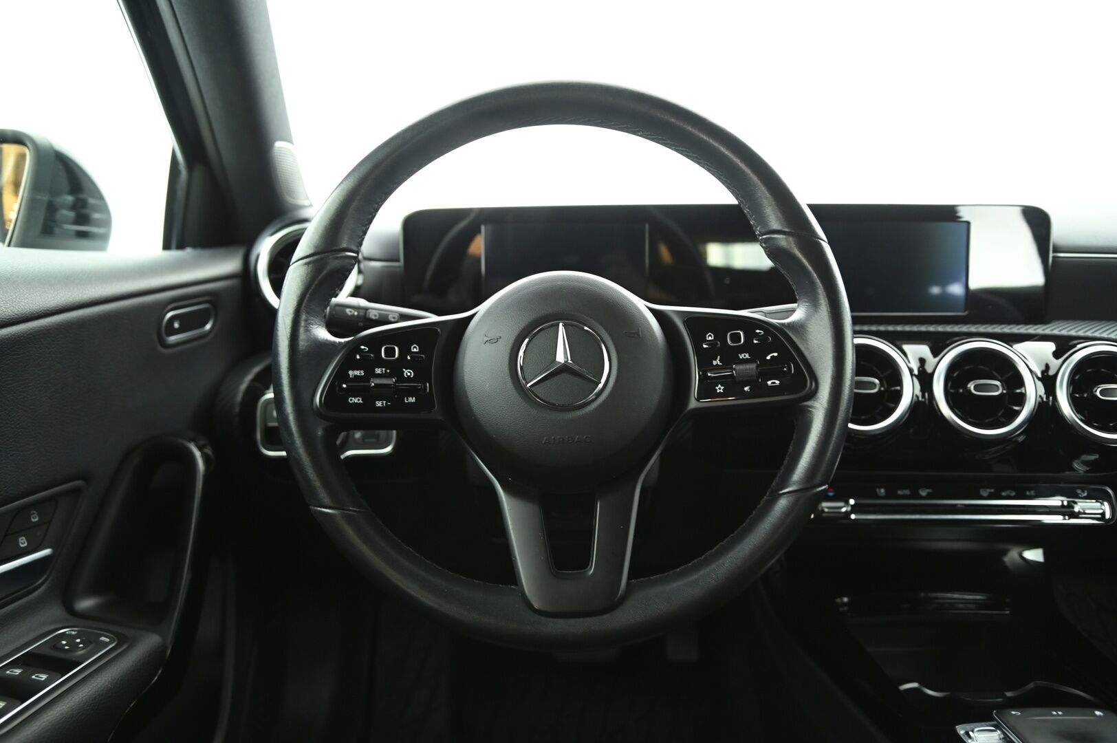 Mercedes-Benz A 2019 180 d A Business Style **Digimittari / Vakkari / P-Kamera / Lohko / Sporttipenkit** - Siistikuntoinen / Hyvin huollettu / Taloudellinen / 2x renkaat