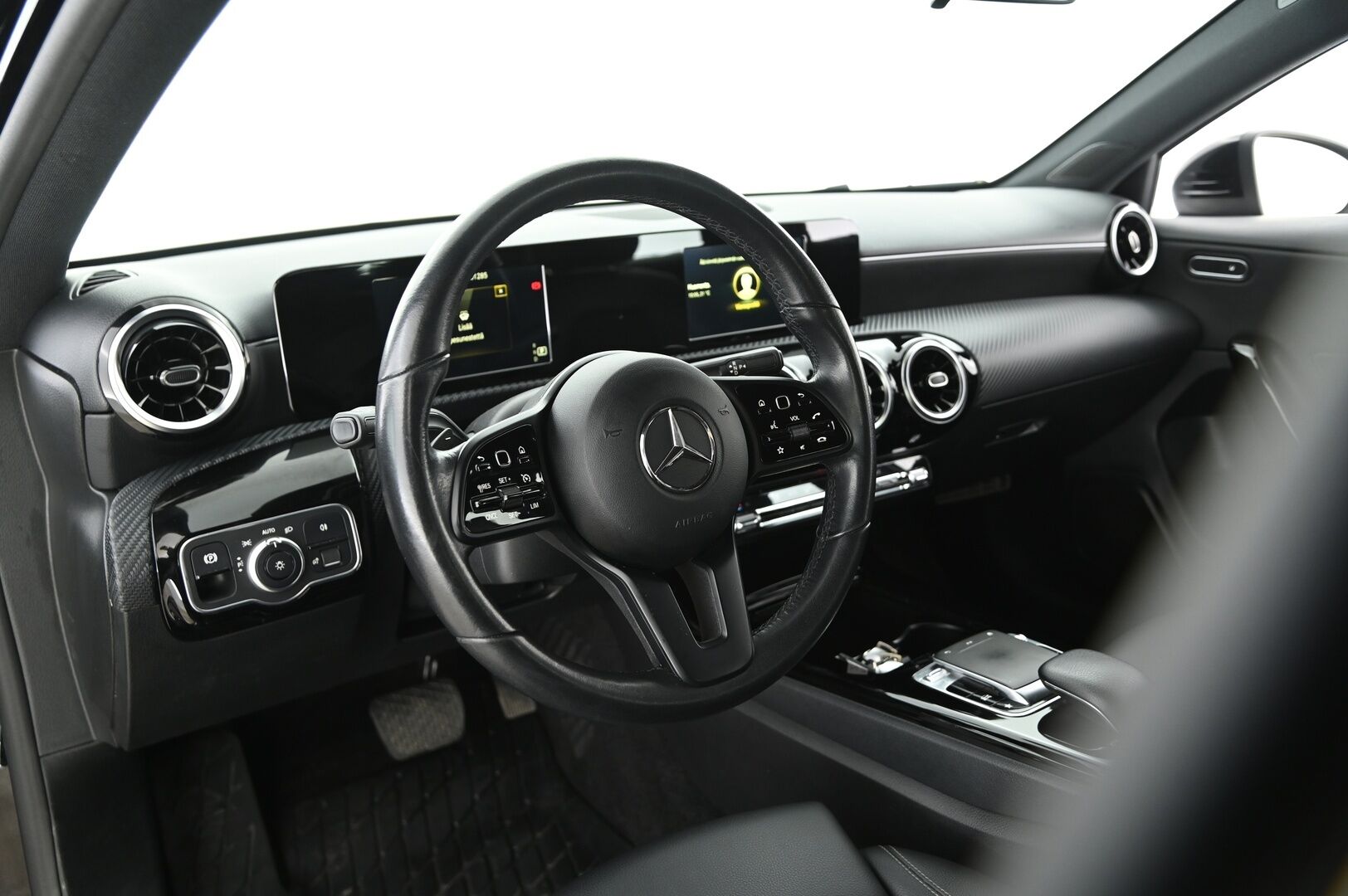 Mercedes-Benz A 2019 180 d A Business Style **Digimittari / Vakkari / P-Kamera / Lohko / Sporttipenkit** - Siistikuntoinen / Hyvin huollettu / Taloudellinen / 2x renkaat