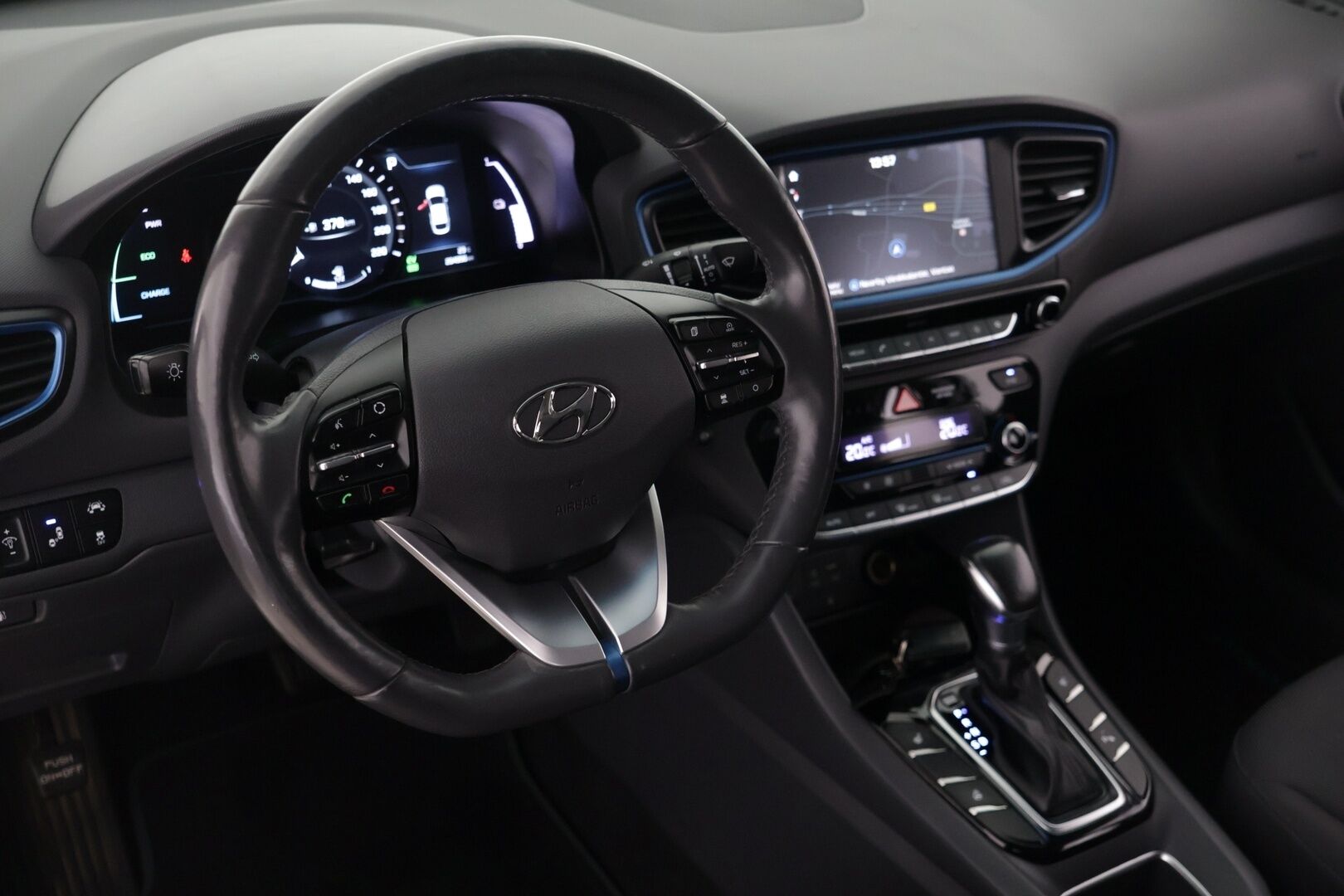 Hyundai IONIQ HYBRID 2017 hybrid DCT Style - | Webasto | Adaptiivinen vakionopeudensäädin | Navi | Keyless | Kahdet renkaat |