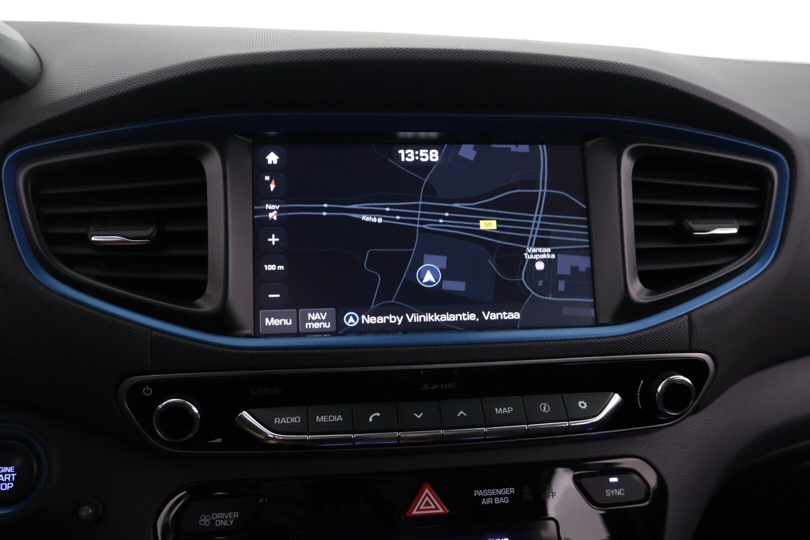 Hyundai IONIQ HYBRID 2017 hybrid DCT Style - | Webasto | Adaptiivinen vakionopeudensäädin | Navi | Keyless | Kahdet renkaat |