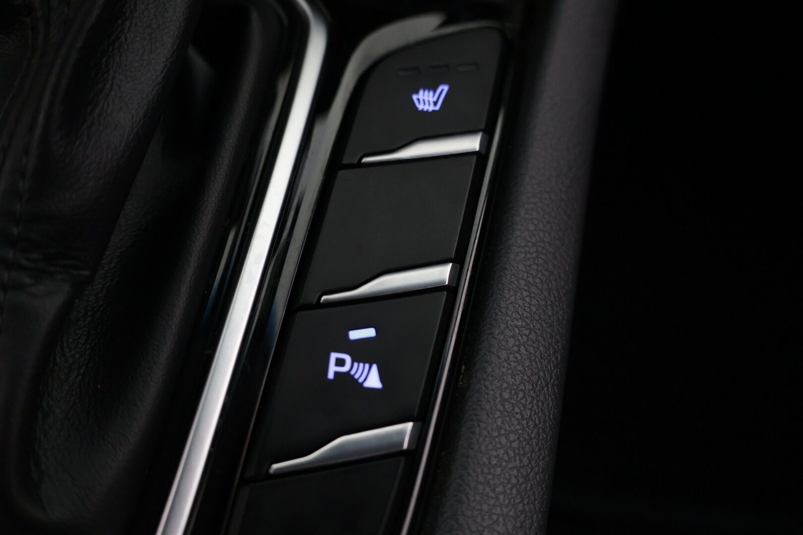 Hyundai IONIQ HYBRID 2017 hybrid DCT Style - | Webasto | Adaptiivinen vakionopeudensäädin | Navi | Keyless | Kahdet renkaat |