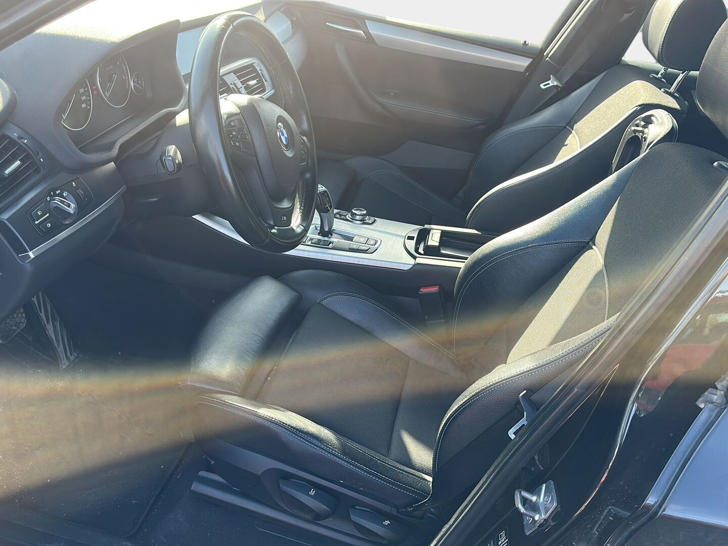 BMW X3 2011 M-Sport xDRIVE30d / Vetokoukku / Vakkari / Sport-Penkit - Todella siisti! / Kahdet renkaat - HULLUT AVAJAISHULINAT KORKOTARJOUS 3,29 %