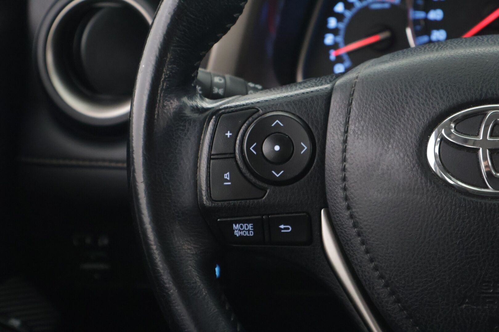Toyota RAV4 2014 2.0 Valvematic AWD Premium Multidrive S - Vetokoukku / Nahkapenkit / Peruutuskamera / Sähköinen kuljettajanistuin / Vakkari