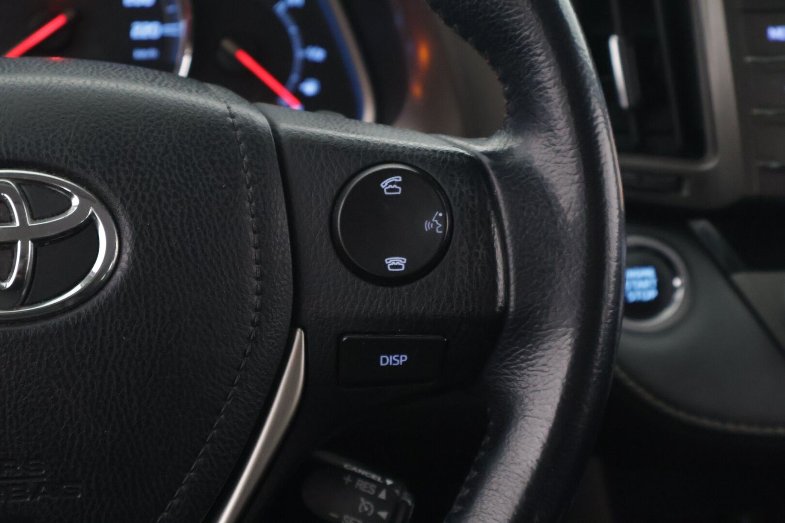 Toyota RAV4 2014 2.0 Valvematic AWD Premium Multidrive S - Vetokoukku / Nahkapenkit / Peruutuskamera / Sähköinen kuljettajanistuin / Vakkari