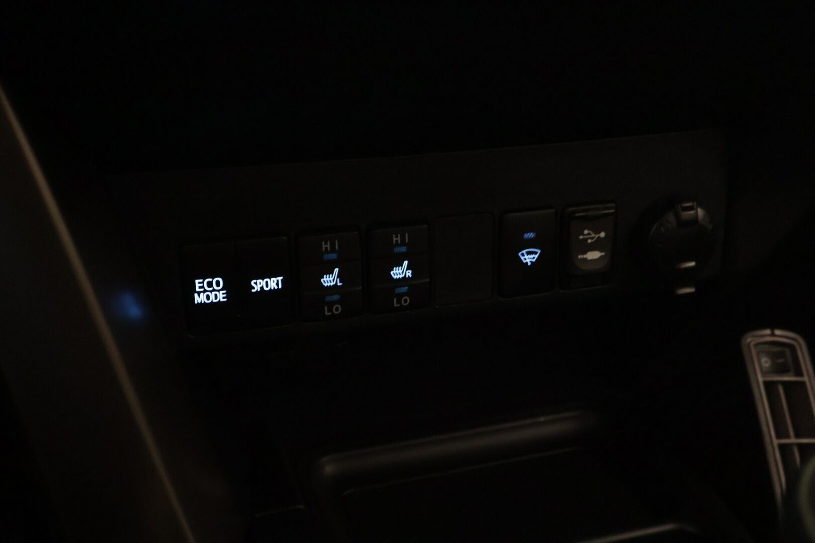 Toyota RAV4 2014 2.0 Valvematic AWD Premium Multidrive S - Vetokoukku / Nahkapenkit / Peruutuskamera / Sähköinen kuljettajanistuin / Vakkari