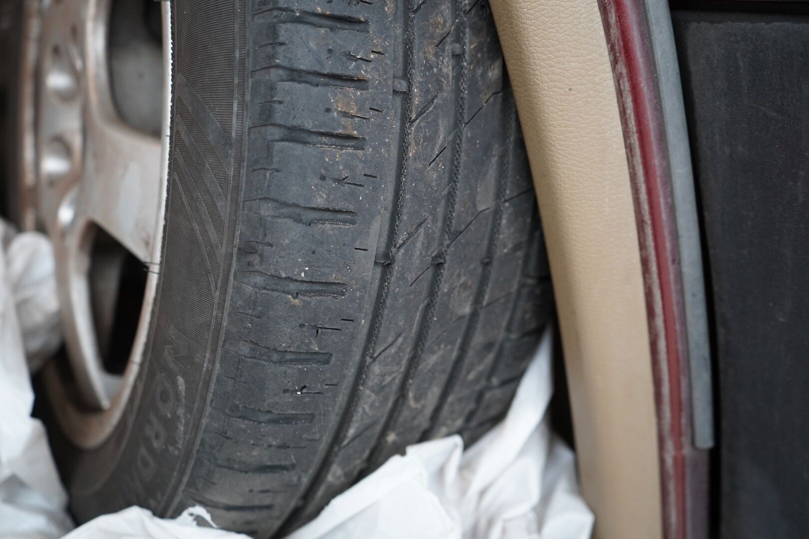 Volvo V70 2001 YritysOutlet - Myydään vain yrityksille - Kahdet renkaat / Fiksut huollot