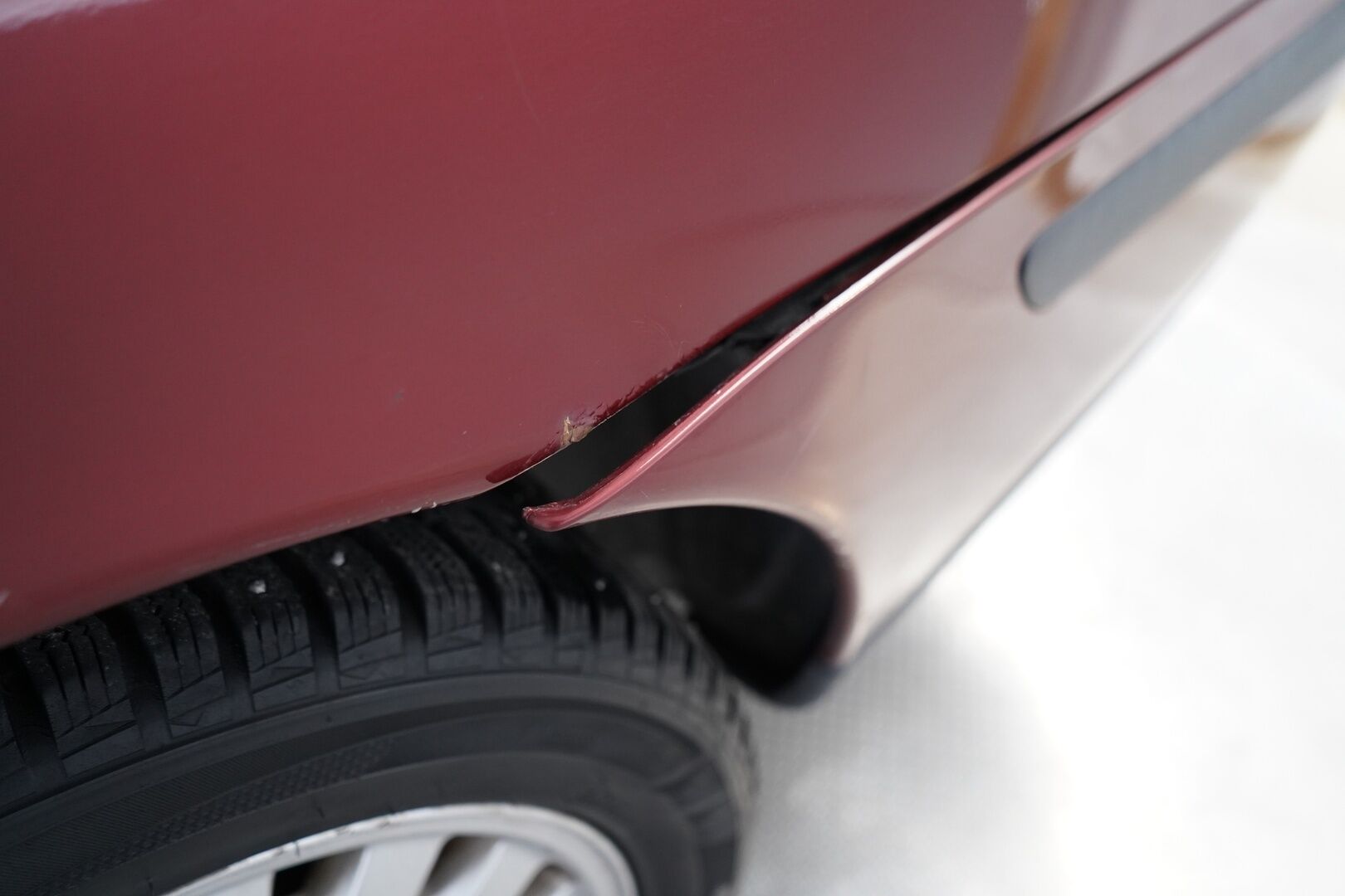 Volvo V70 2001 YritysOutlet - Myydään vain yrityksille - Kahdet renkaat / Fiksut huollot