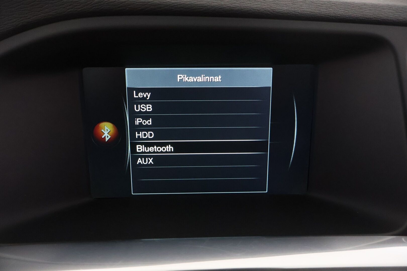 Volvo V60 2014 D6 AWD Summum Plug in Hybrid aut. - YritysOutlet - Myydään vain yrityksille - - Webasto / Koukku / Navi / Vakkari / Nahat muistilla / Bluetooth