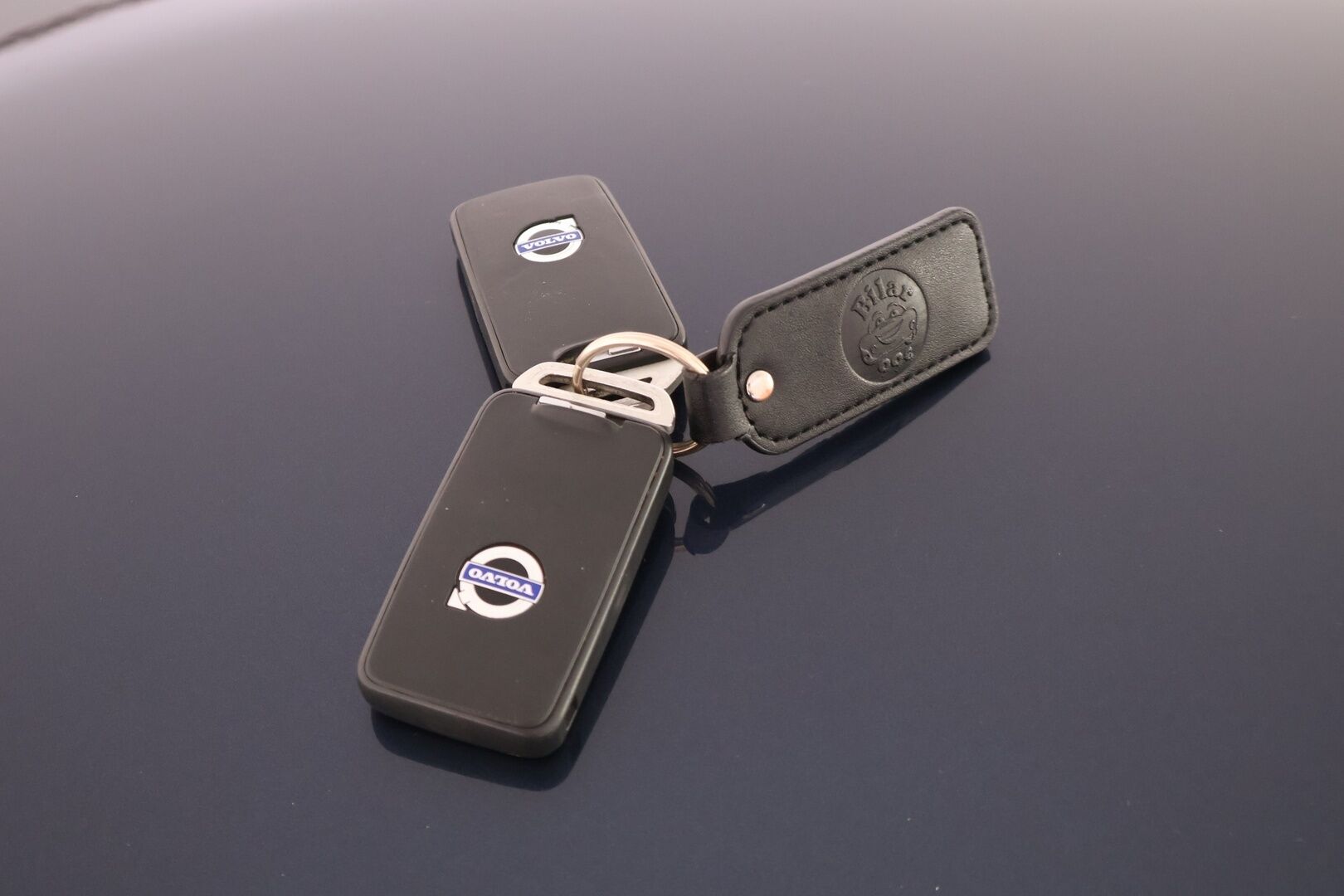 Volvo V60 2014 D6 AWD Summum Plug in Hybrid aut. - YritysOutlet - Myydään vain yrityksille - - Webasto / Koukku / Navi / Vakkari / Nahat muistilla / Bluetooth