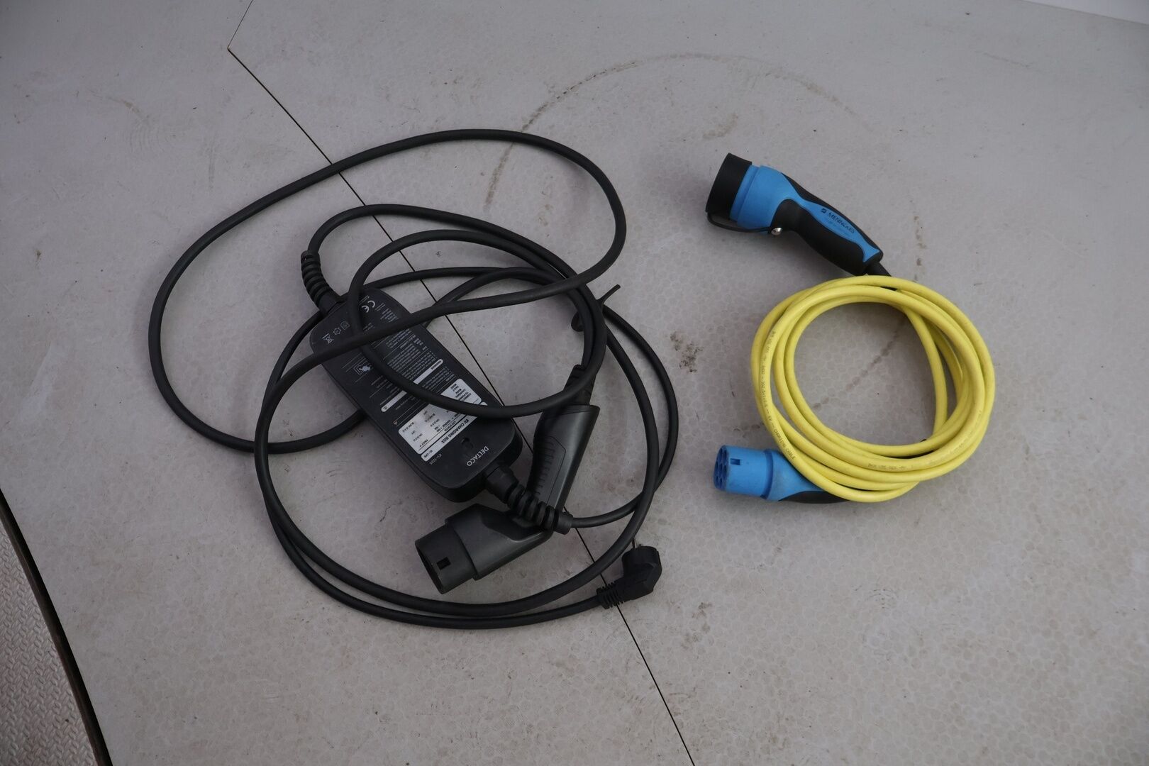 Volvo V60 2014 D6 AWD Summum Plug in Hybrid aut. - YritysOutlet - Myydään vain yrityksille - - Webasto / Koukku / Navi / Vakkari / Nahat muistilla / Bluetooth