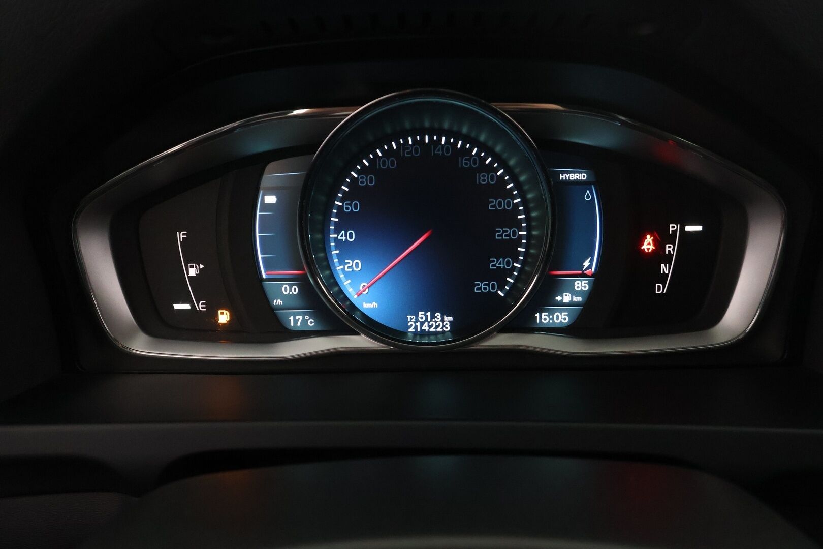 Volvo V60 2014 D6 AWD Summum Plug in Hybrid aut. - YritysOutlet - Myydään vain yrityksille - - Webasto / Koukku / Navi / Vakkari / Nahat muistilla / Bluetooth