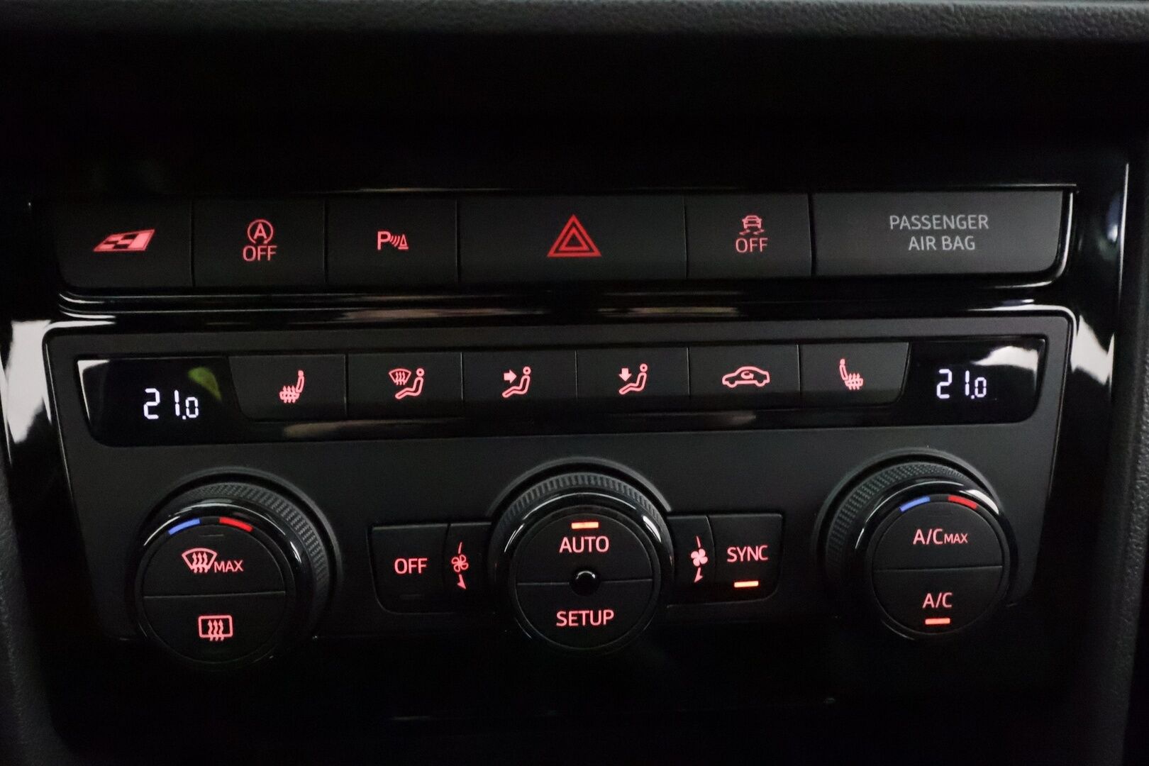 Seat Leon ST 2019 2,0 TSI 300 4DRIVE Cupra DSG * Lohkolämmitin / Vakkari / Navi / Digimittaristo / LED / P.Tutkat * - Suomi-auto / Kahdet renkaat aluvanteilla 