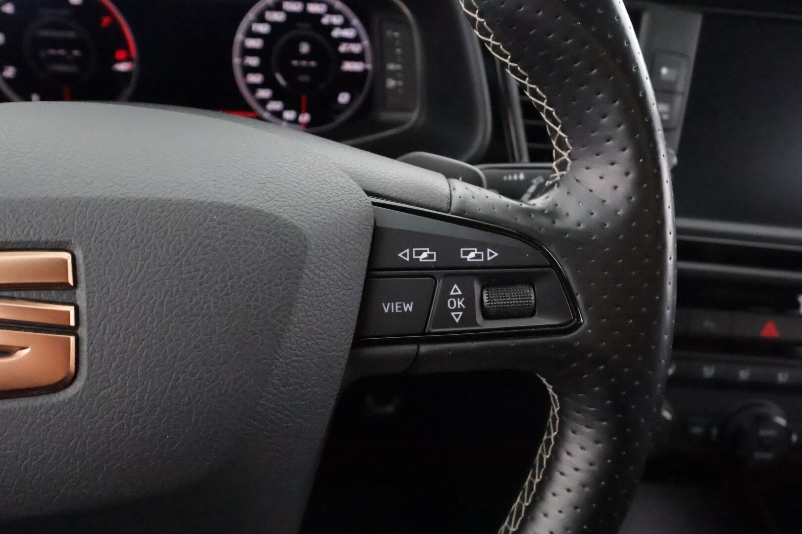 Seat Leon ST 2019 2,0 TSI 300 4DRIVE Cupra DSG * Lohkolämmitin / Vakkari / Navi / Digimittaristo / LED / P.Tutkat * - Suomi-auto / Kahdet renkaat aluvanteilla 