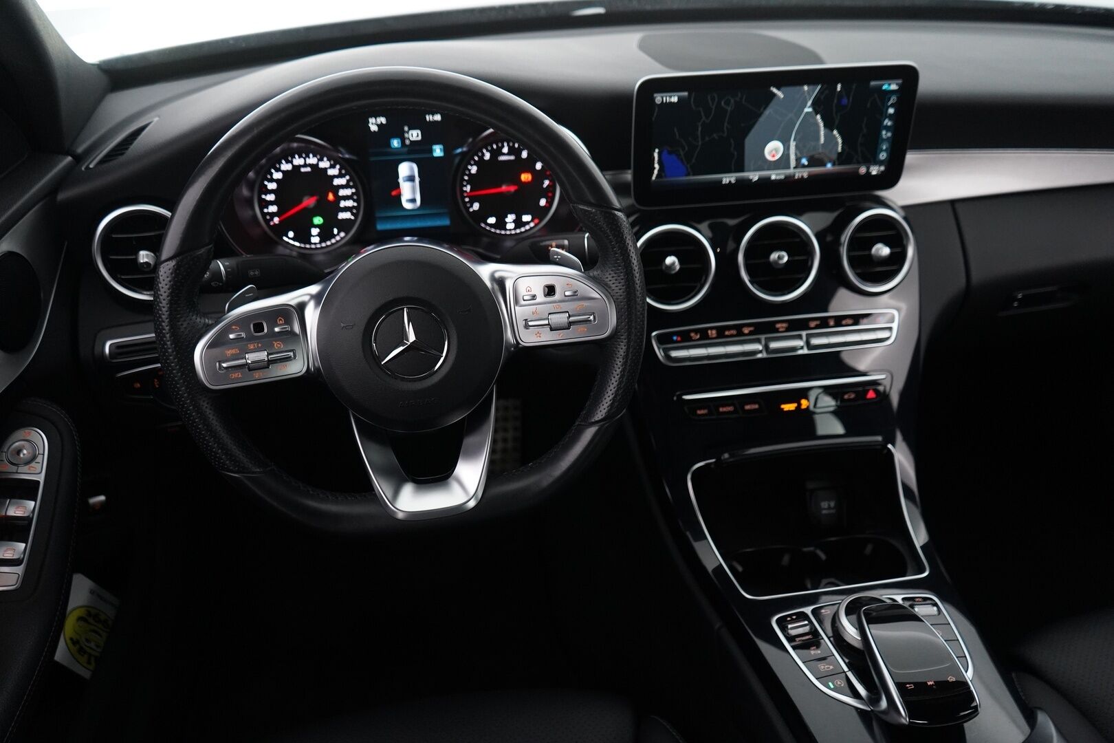 Mercedes-Benz C 2019 180 A Business AMG - Suomi-auto / Viimeisin huolto 88tkm / Kahdet renkaat vanteineen