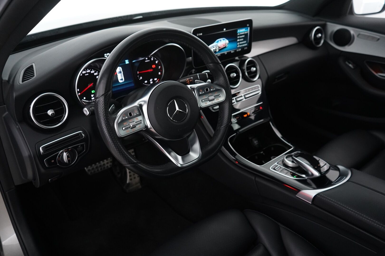Mercedes-Benz C 2019 180 A Business AMG - Suomi-auto / Viimeisin huolto 88tkm / Kahdet renkaat vanteineen