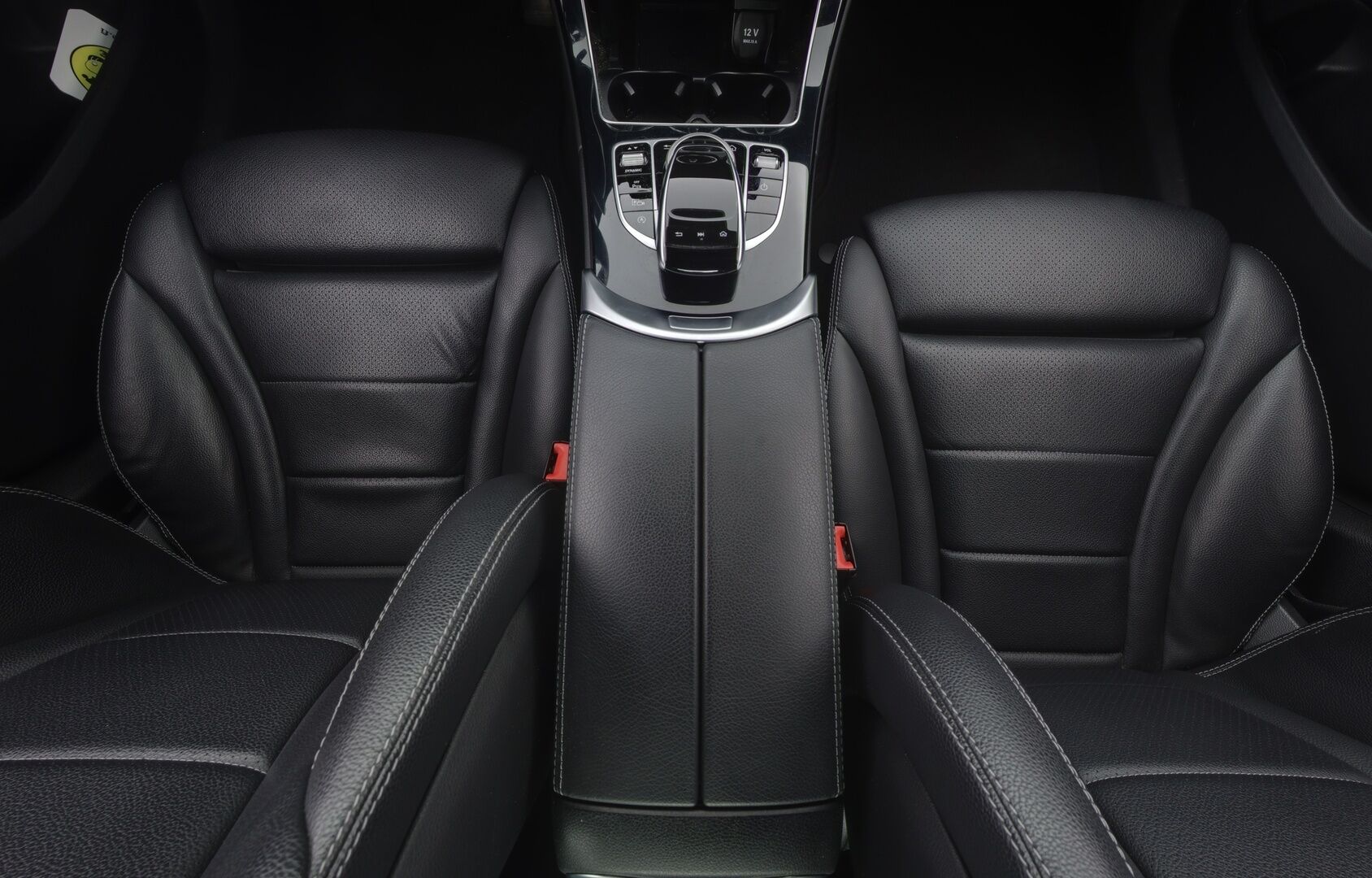 Mercedes-Benz C 2019 180 A Business AMG - Suomi-auto / Viimeisin huolto 88tkm / Kahdet renkaat vanteineen