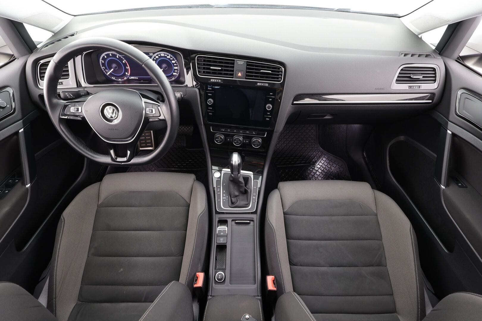 Volkswagen Golf 2019 Highline 1,5 TSI EVO 96 kW BLUEMOTION DSG * ACC / Webasto / Adapt.LED / P.kamera / Navi / Keyless * - Suomi-auto / Kahdet renkaat aluvanteilla / Merkkihuollot