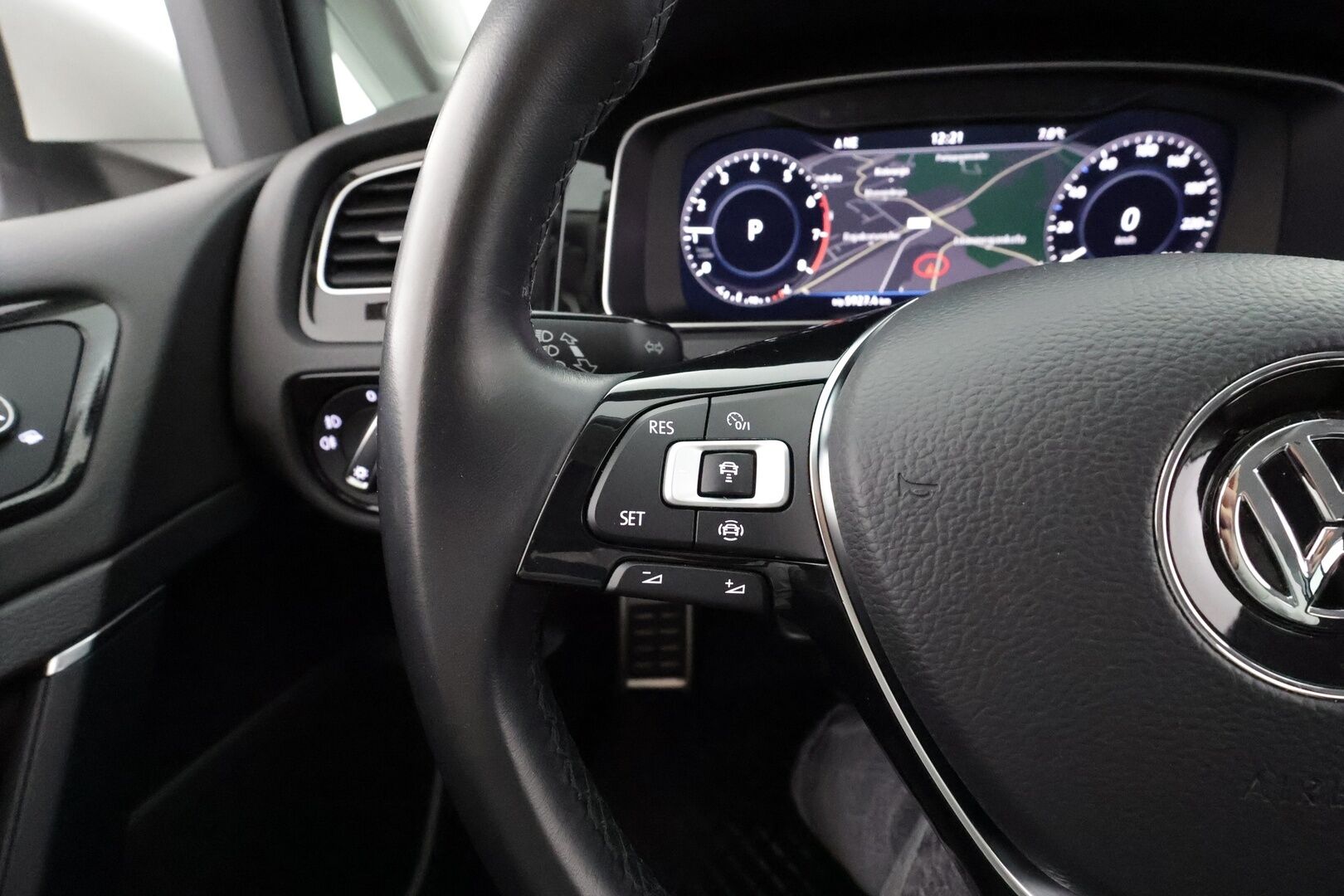 Volkswagen Golf 2019 Highline 1,5 TSI EVO 96 kW BLUEMOTION DSG * ACC / Webasto / Adapt.LED / P.kamera / Navi / Keyless * - Suomi-auto / Kahdet renkaat aluvanteilla / Merkkihuollot