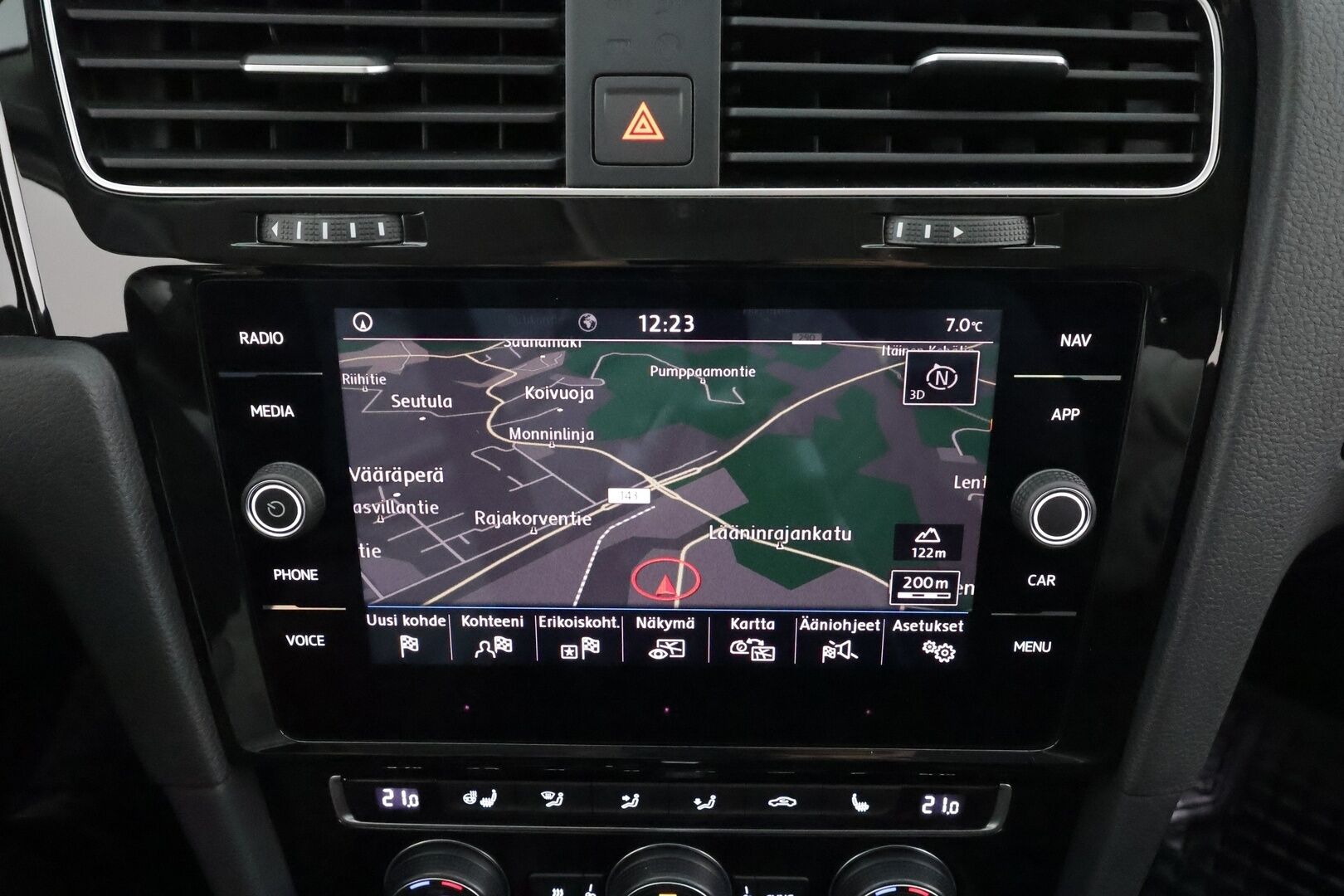 Volkswagen Golf 2019 Highline 1,5 TSI EVO 96 kW BLUEMOTION DSG * ACC / Webasto / Adapt.LED / P.kamera / Navi / Keyless * - Suomi-auto / Kahdet renkaat aluvanteilla / Merkkihuollot